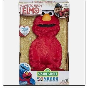 Sesame Street Love to hug  Elmo Elmo Plush -